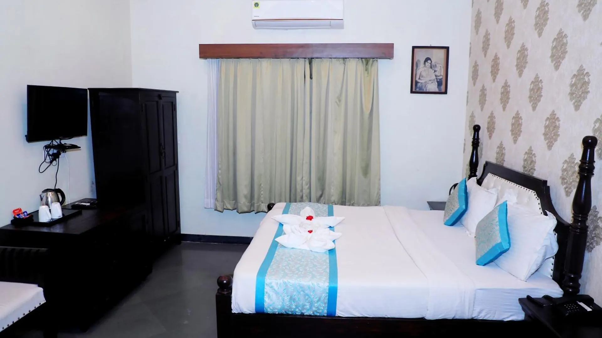 The Yash Resort Ουνταϊπούρ 0*,