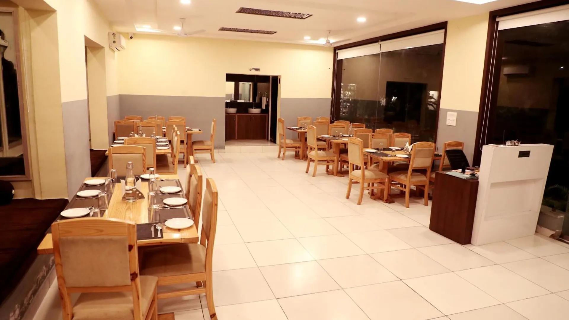 The Yash Resort Ουνταϊπούρ 0*,